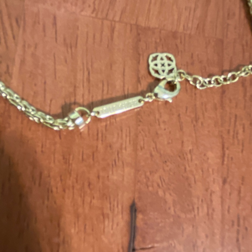 HTF iridescent white Kendra Scott - Picture 4 of 5